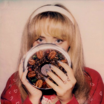 Sabrina Carpenter/fruitcake