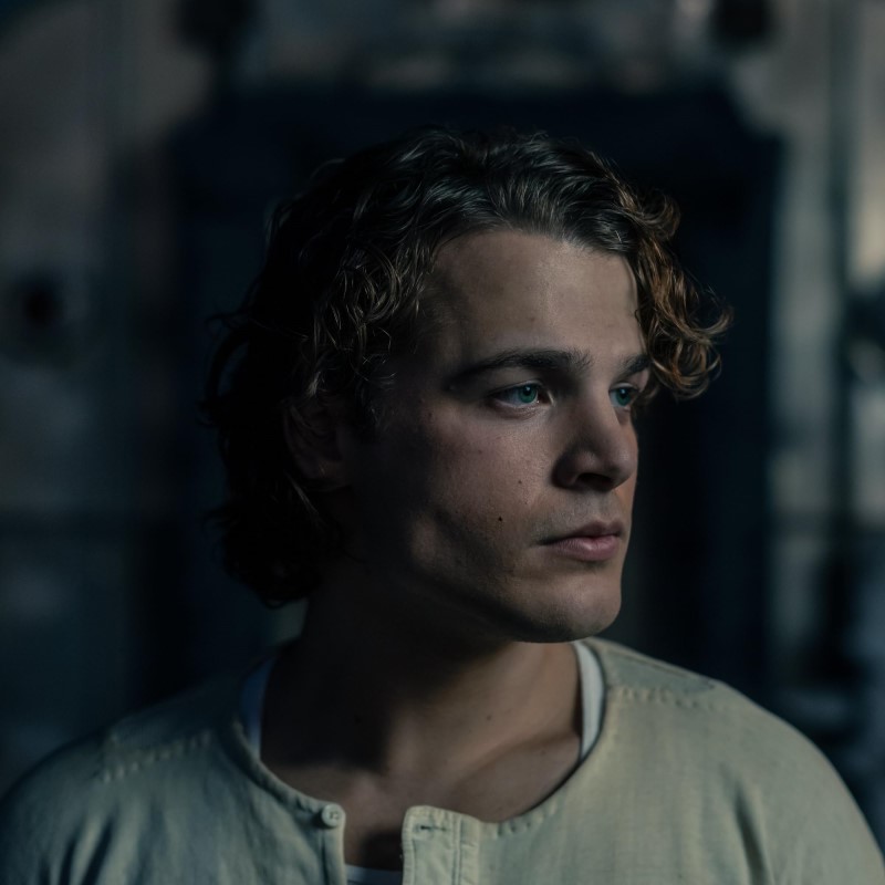 Max McNown/Night Diving