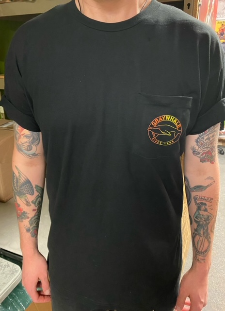 Graywhale/Pocket Tee Circle Logo Since 1986 (City Edition)@Black@Xx-Large