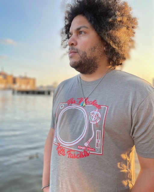 This Machine By Kosmo Vinyl T-Shirt/Grey/Red/White@Small