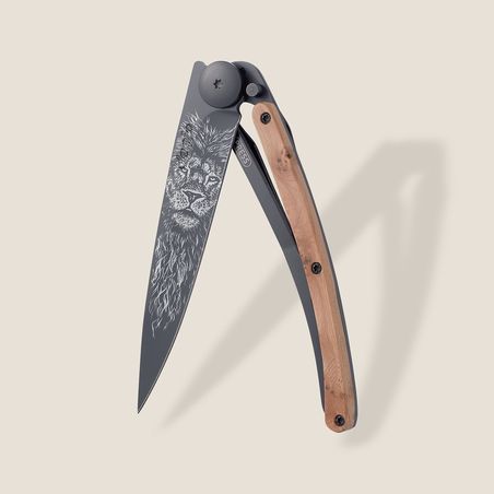 Deejo 27G Ultra-Light Pocket Knife-Juniper Wood / Lion
